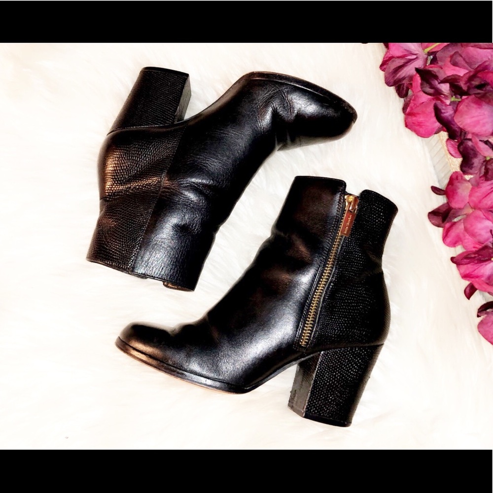 MICHAEL KORS Black Leather Ankle Bootie